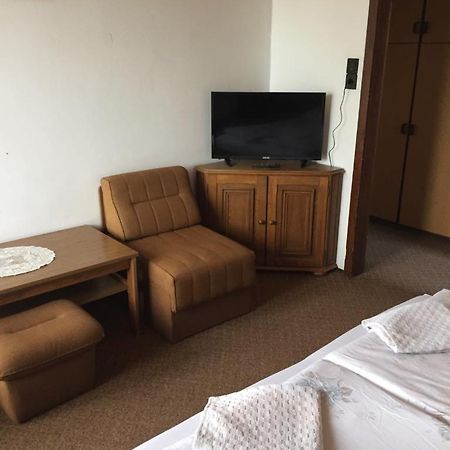 Ilona Panzio Hotel Balatonlelle Luaran gambar