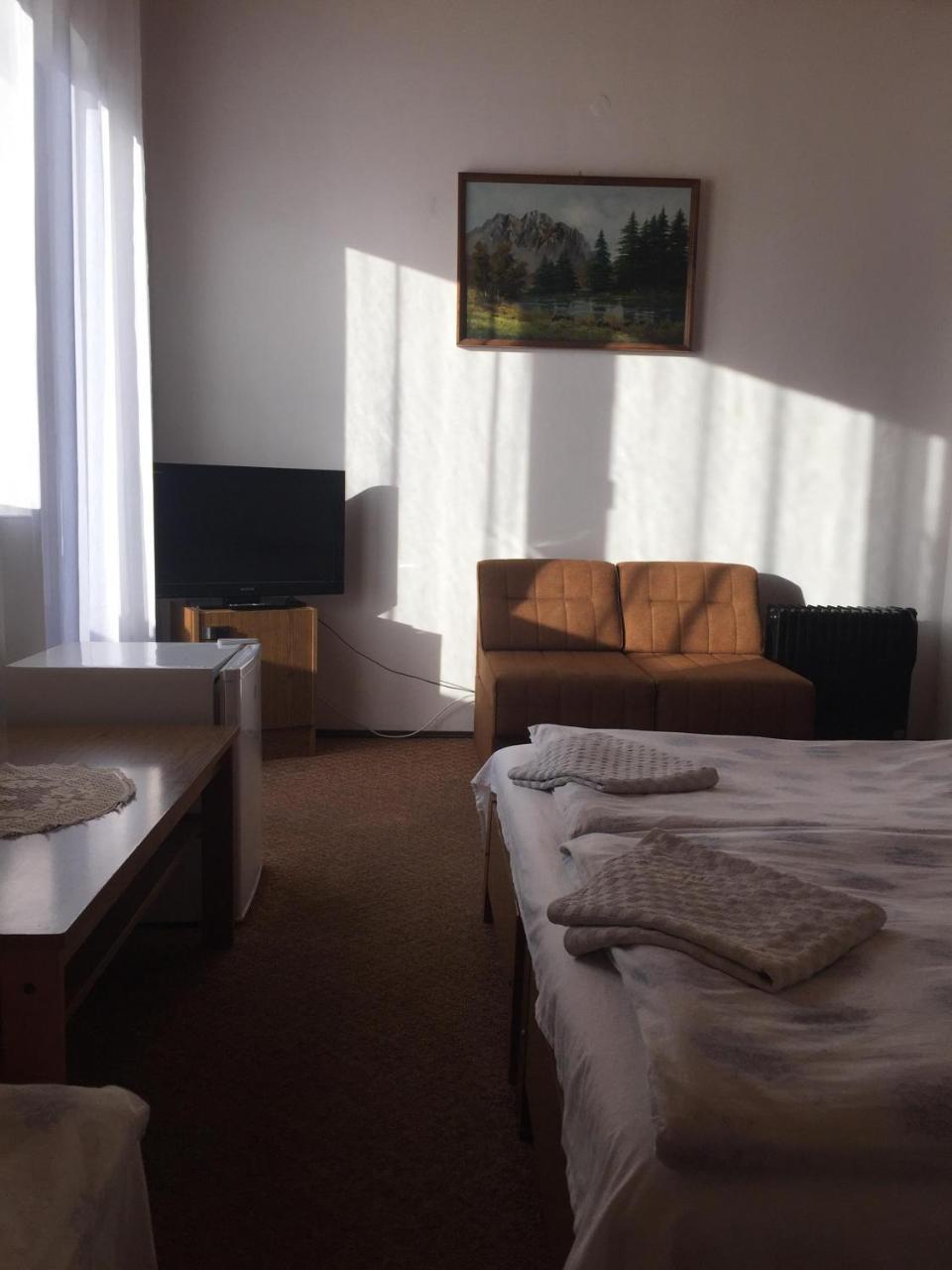 Ilona Panzio Hotel Balatonlelle Luaran gambar